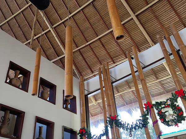 Бамбуковые стволы в качестве декоративных светильников